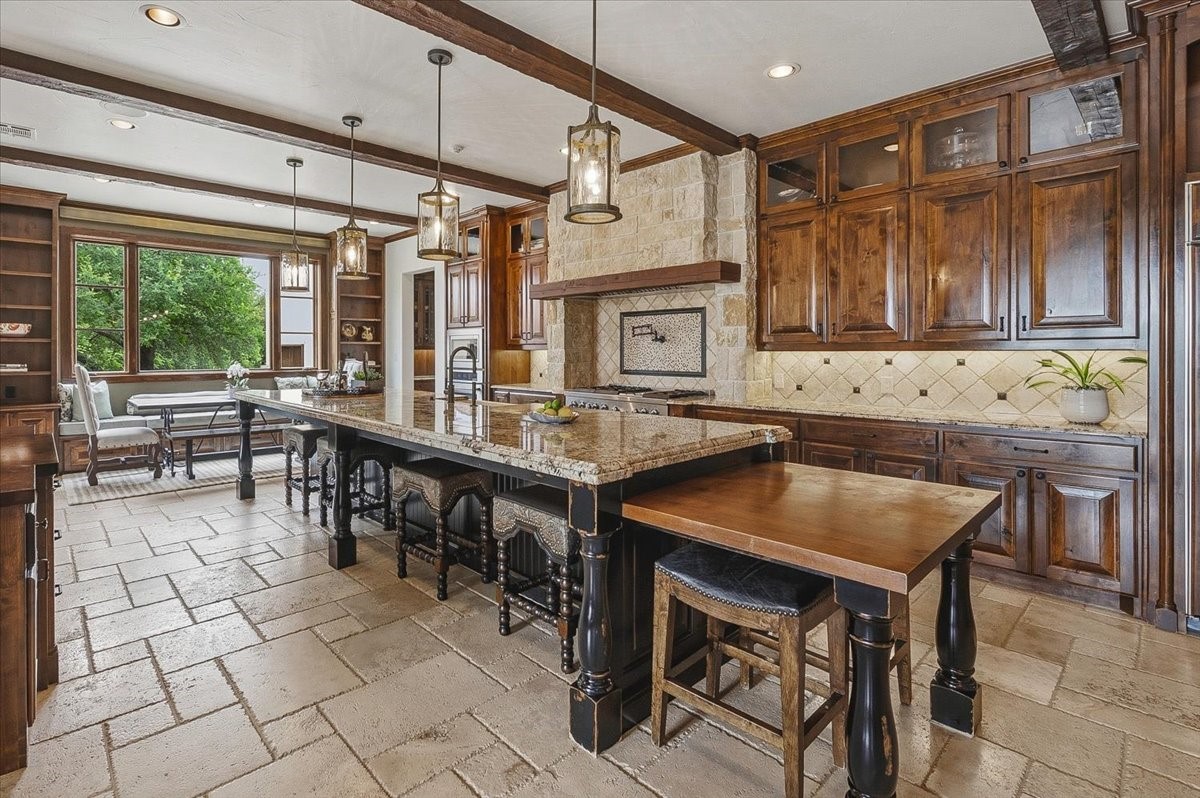 250 Falcon Ridge Aledo TX 76008