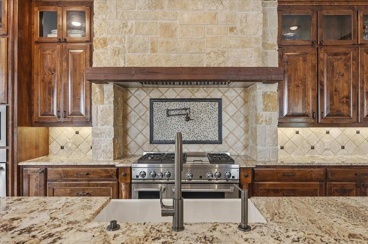 250 Falcon Ridge Aledo TX 76008