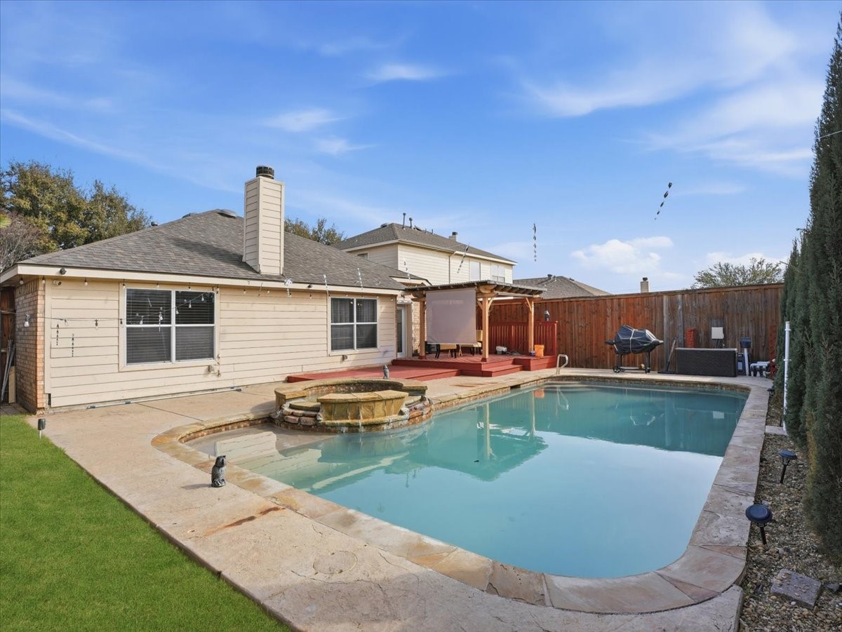 1039 Wood Brook Drive Grand Prairie TX 75052
