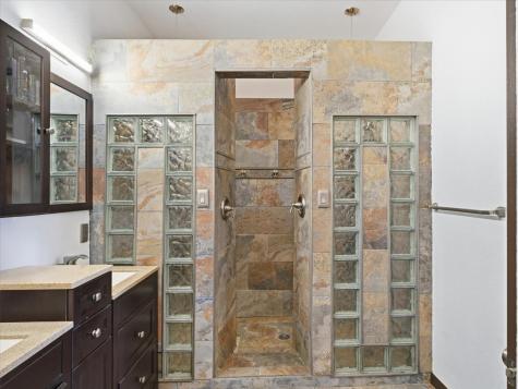 1039 Wood Brook Drive Grand Prairie TX 75052