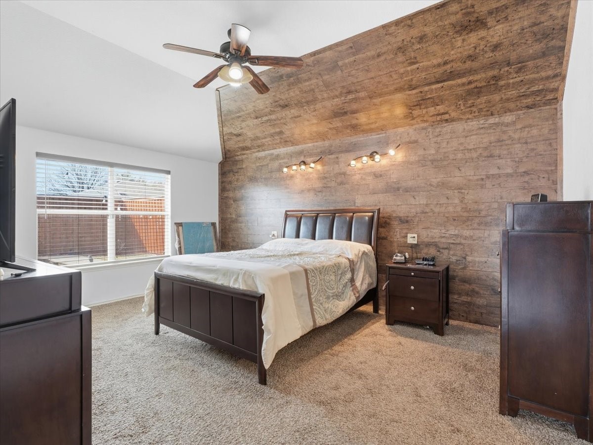 1039 Wood Brook Drive Grand Prairie TX 75052