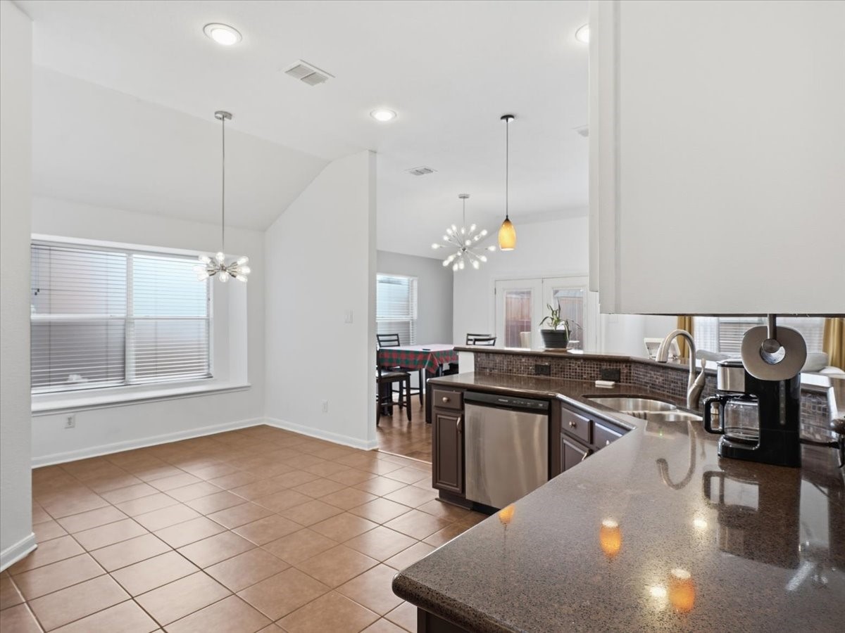 1039 Wood Brook Drive Grand Prairie TX 75052