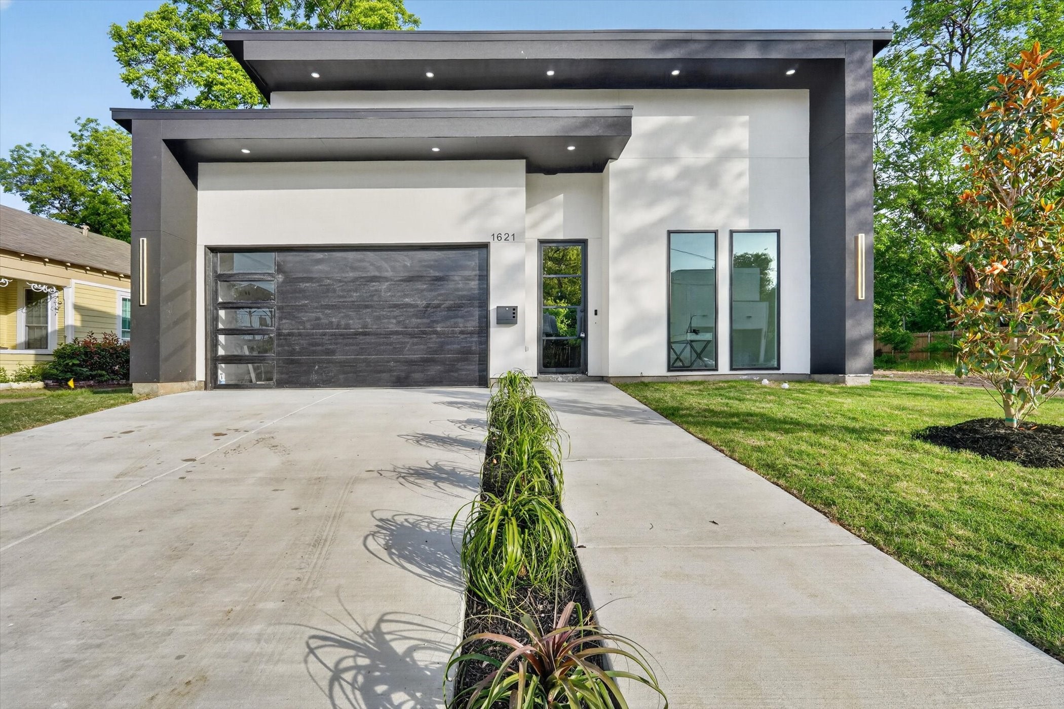 1621 Bannock Avenue Dallas TX 75215