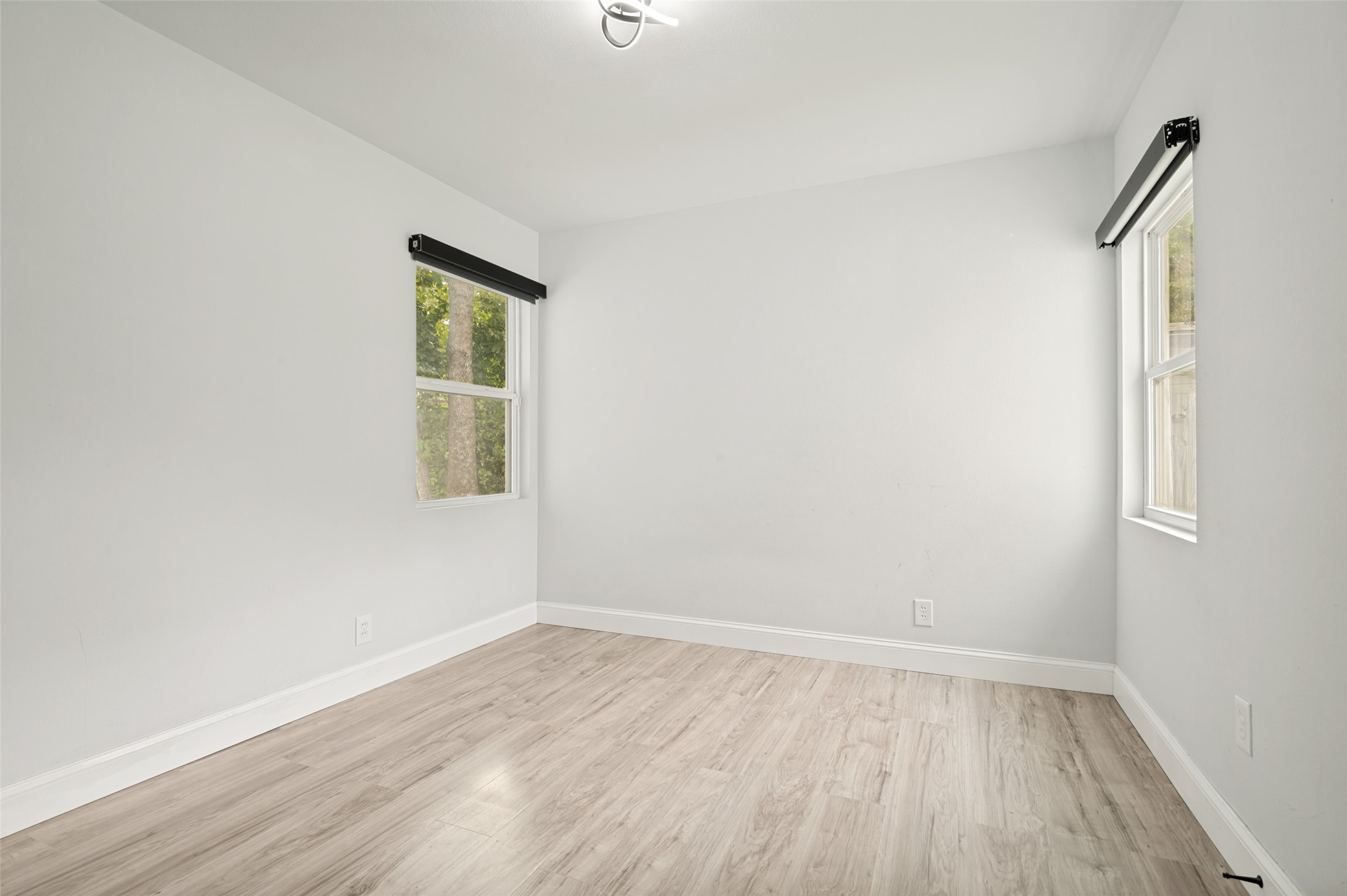 1301 Cardinal Street Arlington TX 76010