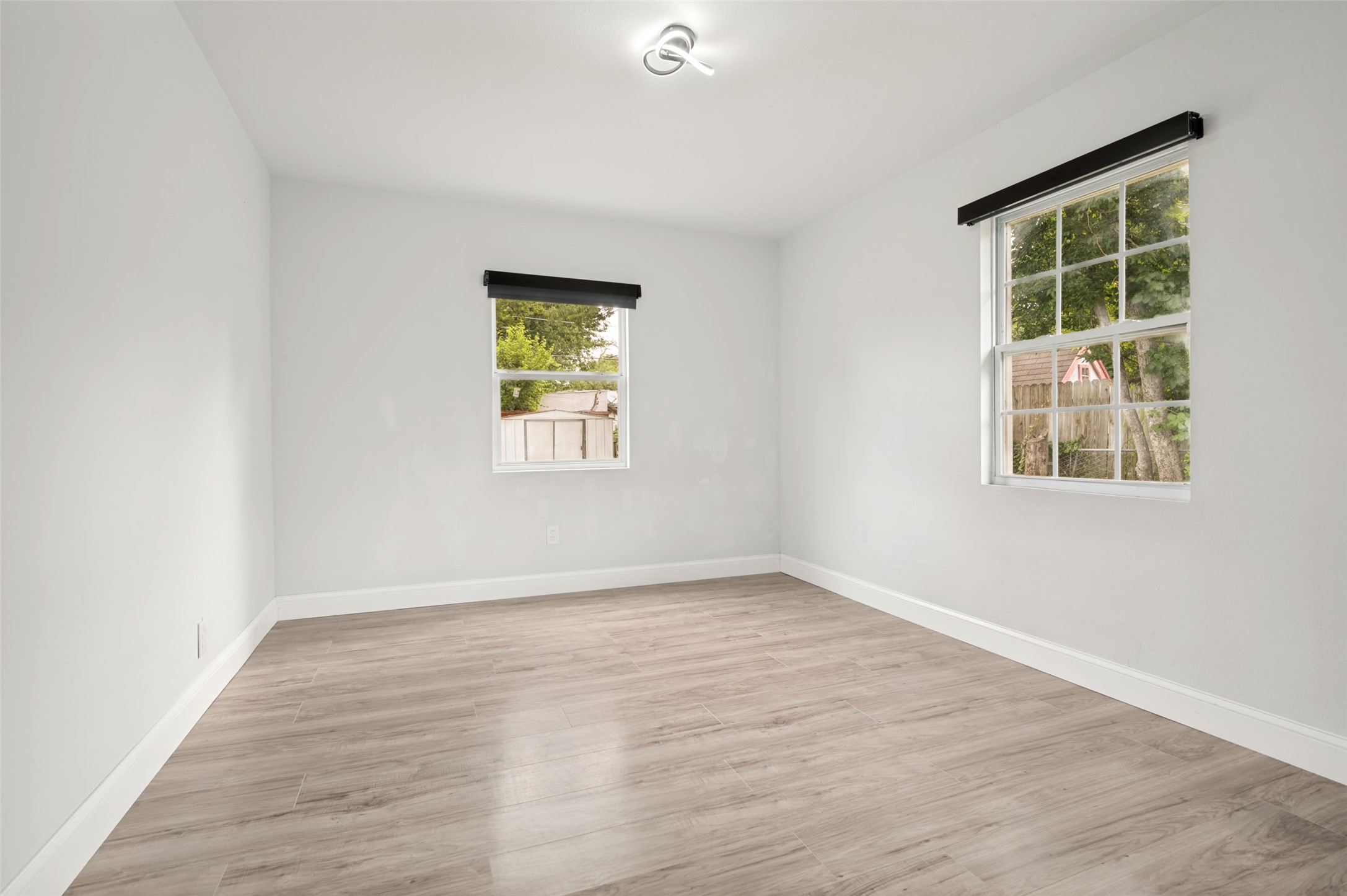 1301 Cardinal Street Arlington TX 76010