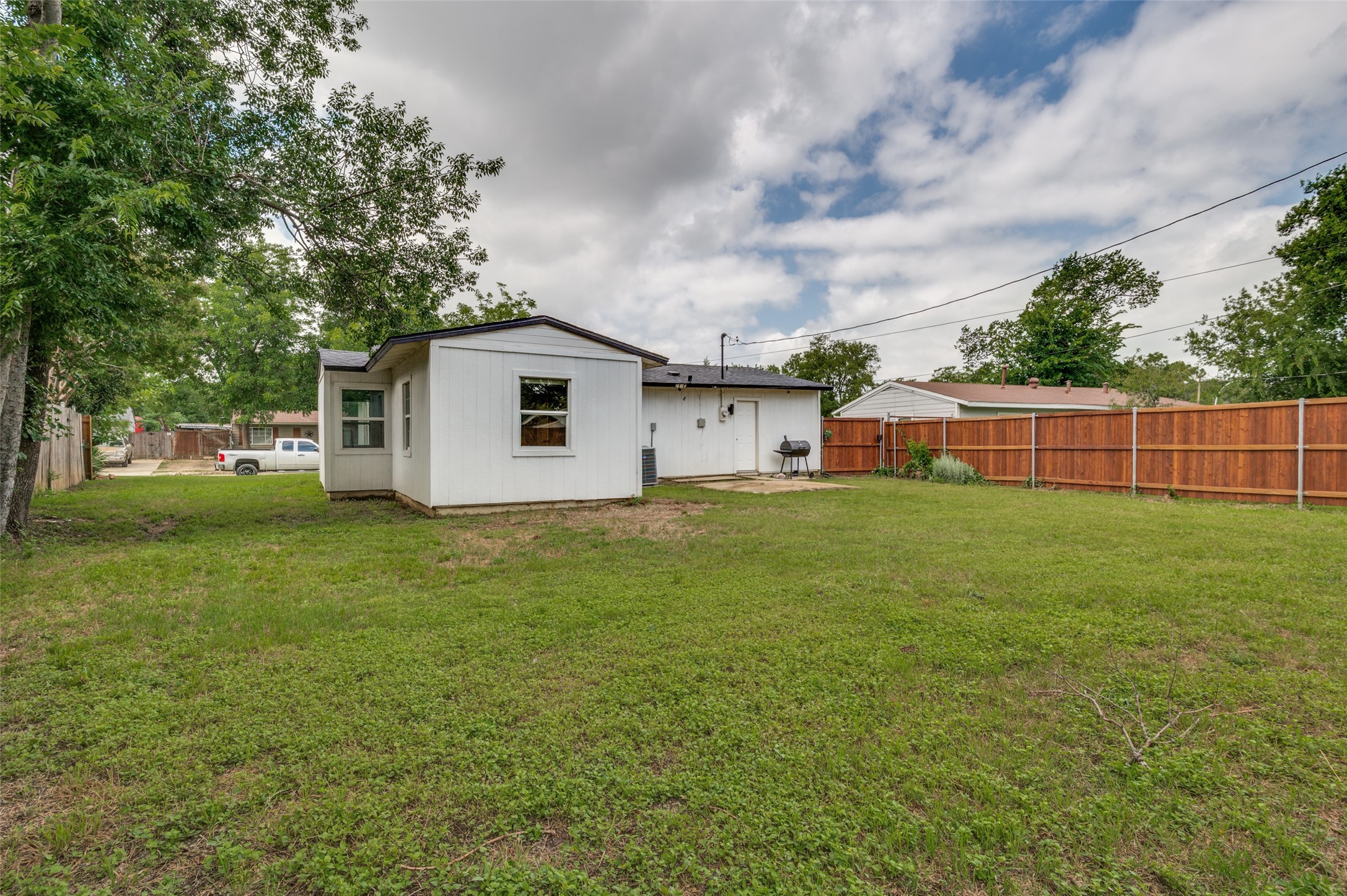 1301 Cardinal Street Arlington TX 76010