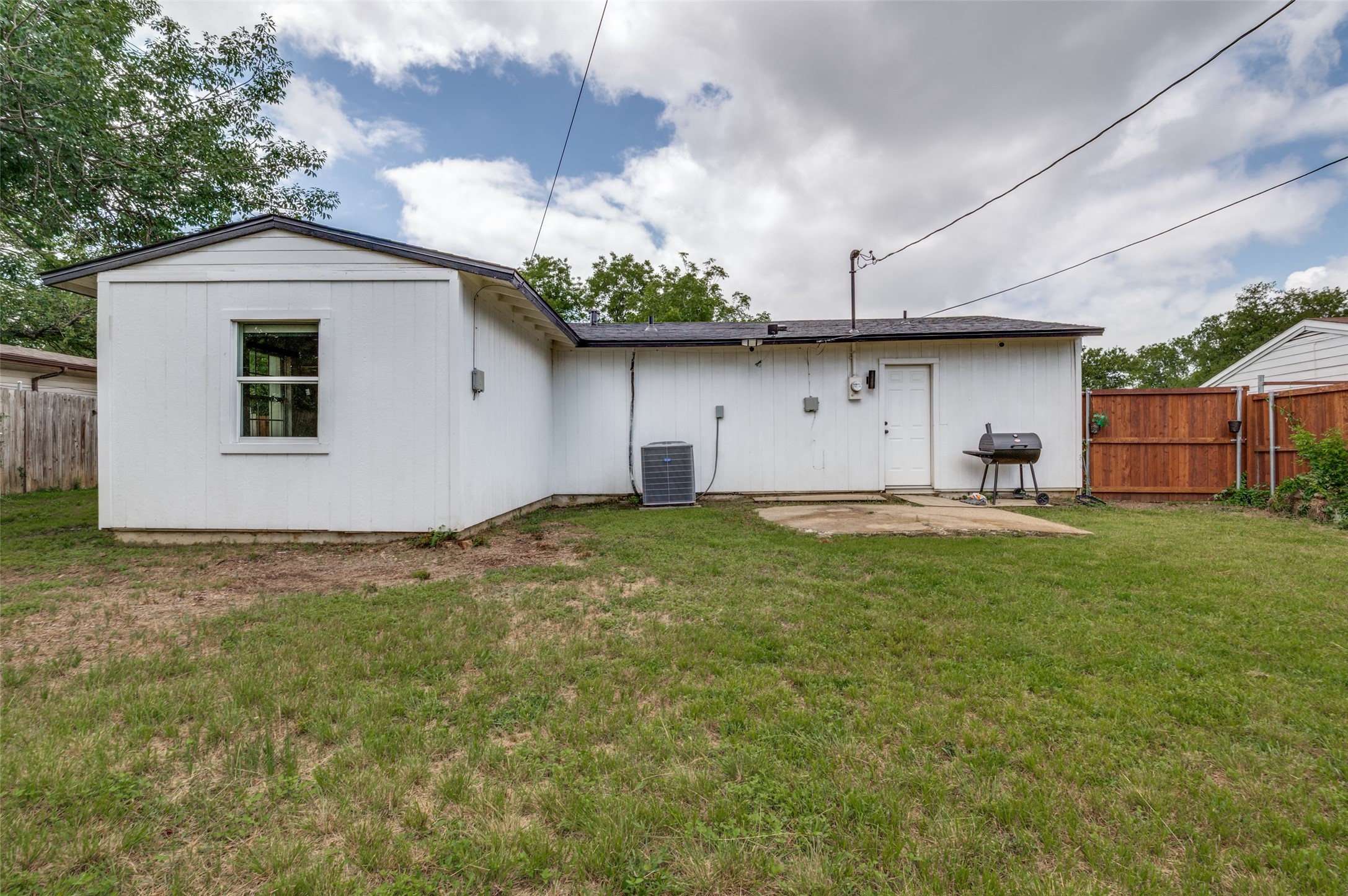 1301 Cardinal Street Arlington TX 76010