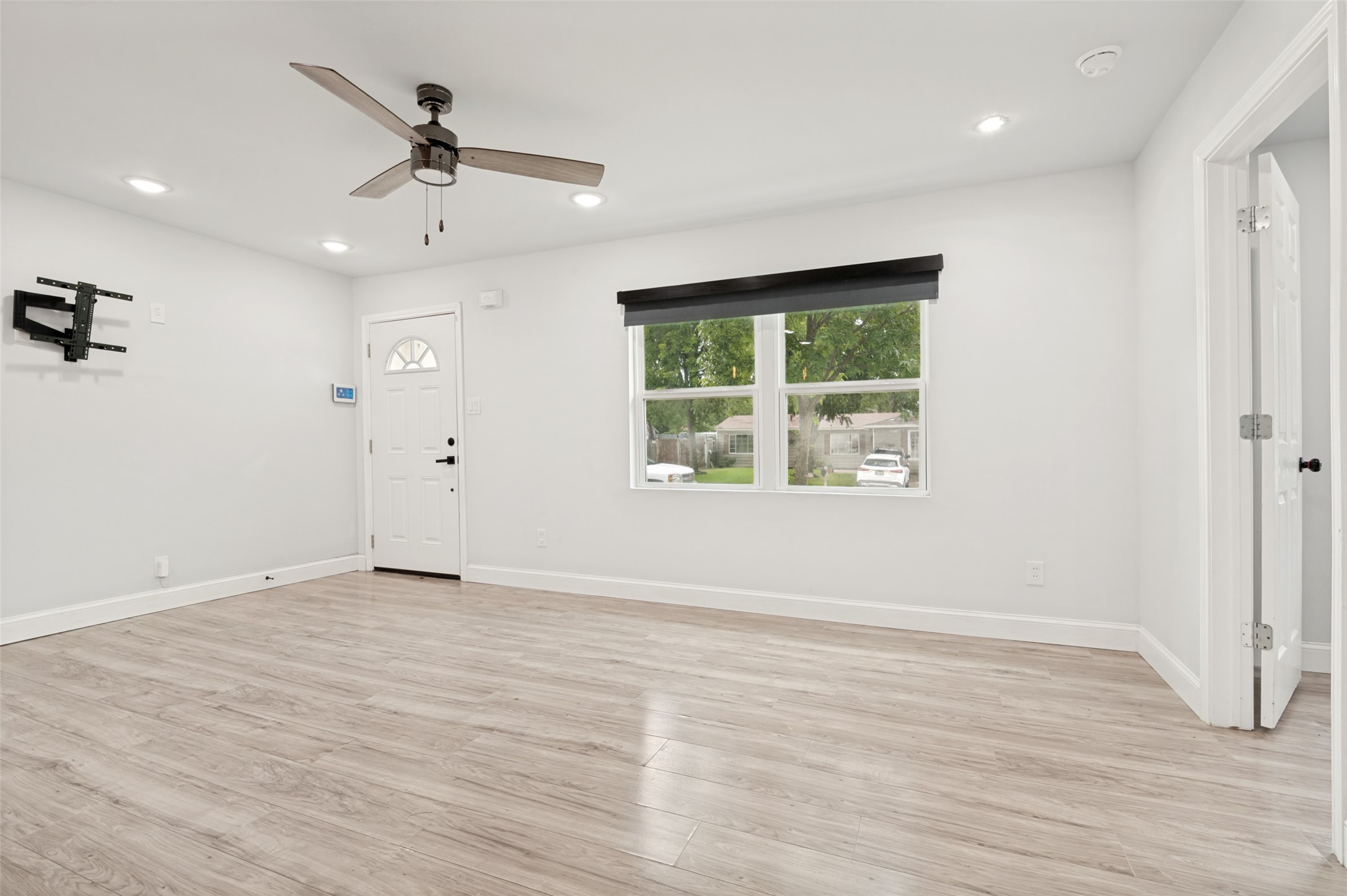 1301 Cardinal Street Arlington TX 76010