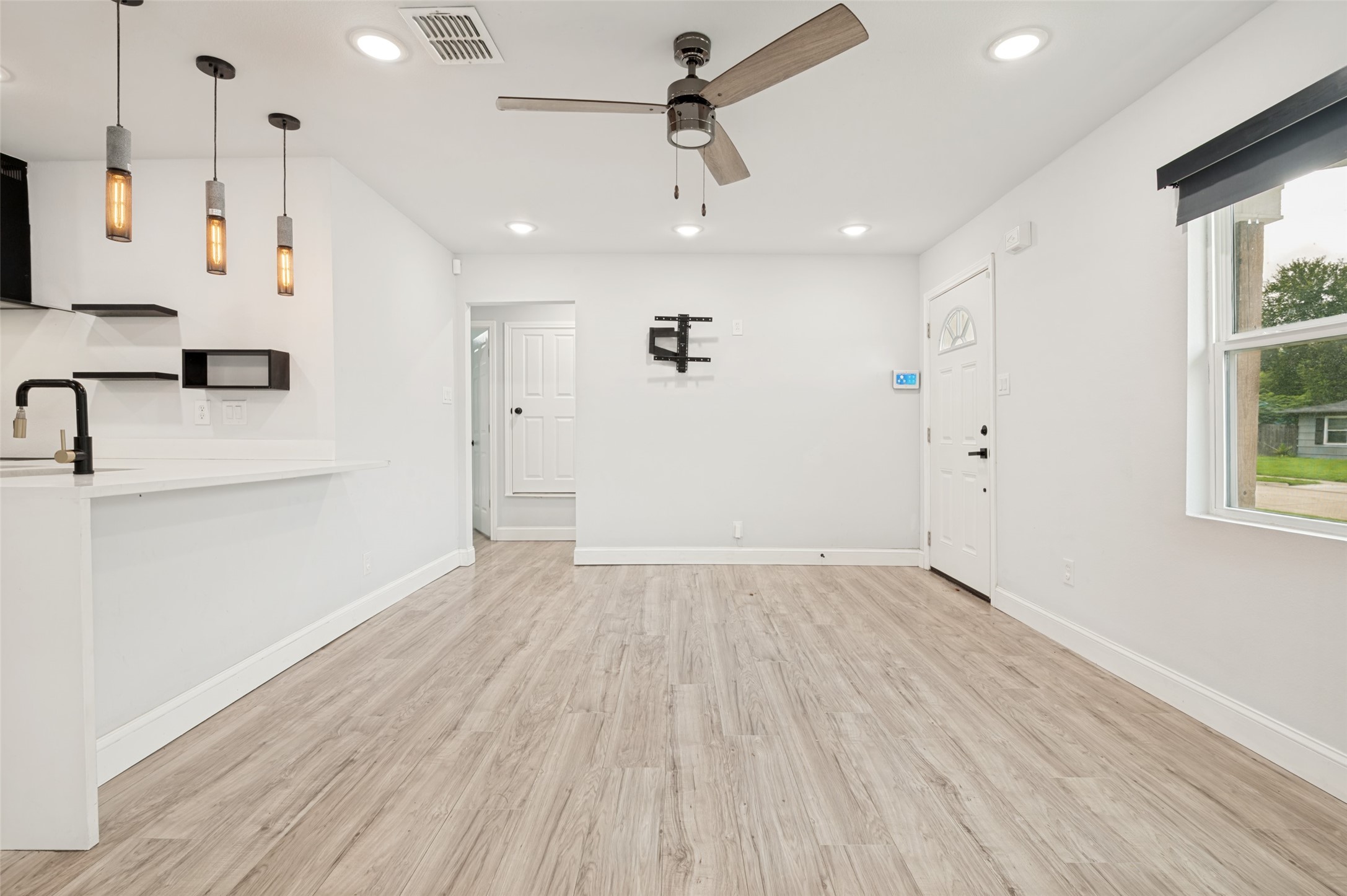 1301 Cardinal Street Arlington TX 76010