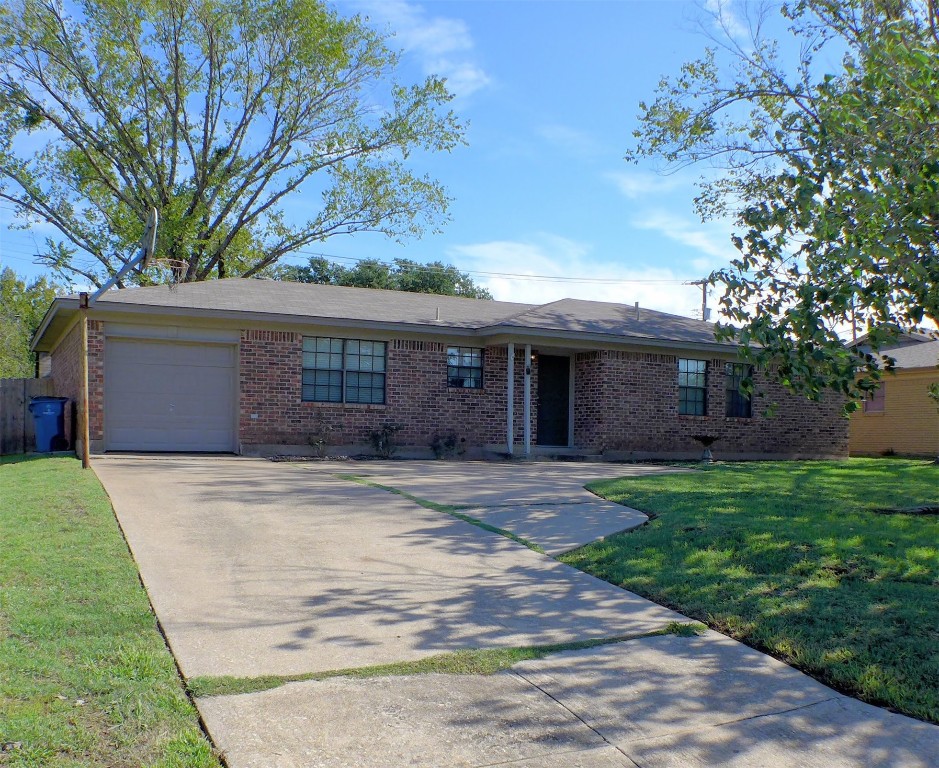 702 Timberline Street Kennedale TX 76060