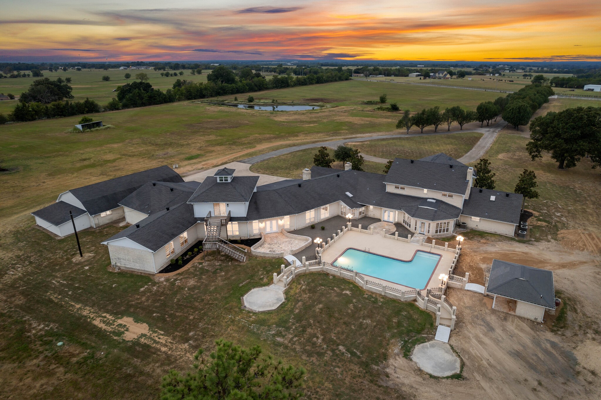 11254 Farm Road 195 Paris TX 75462