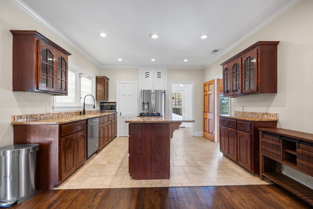 1609 Old Nacogdoches Road Henderson TX 75654