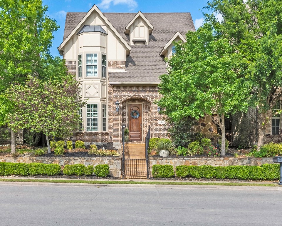 1062 Shadyside Lane Dallas TX 75223
