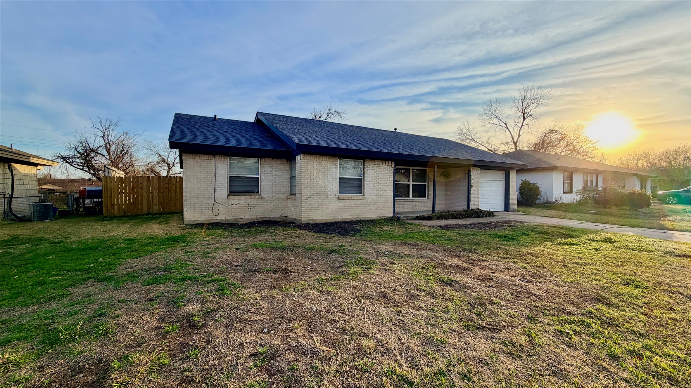 1230 Mcdonald Drive Garland TX 75041