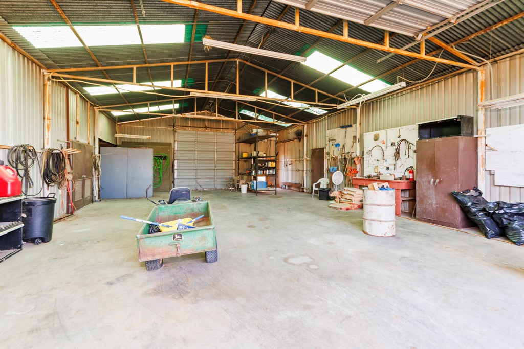 8752 Fm 1749 Sunset TX 76270