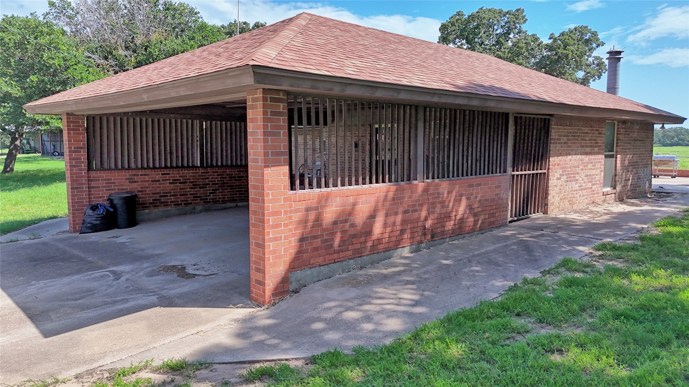 8752 Fm 1749 Sunset TX 76270