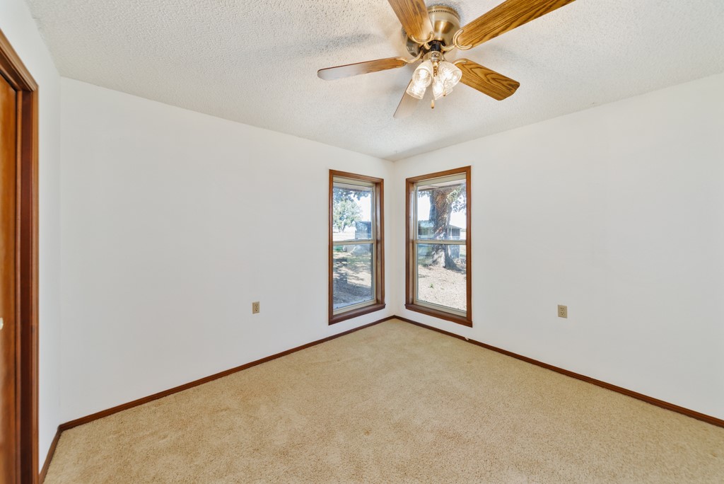 8752 Fm 1749 Sunset TX 76270