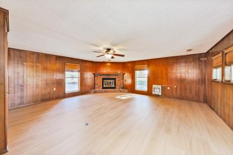 8752 Fm 1749 Sunset TX 76270