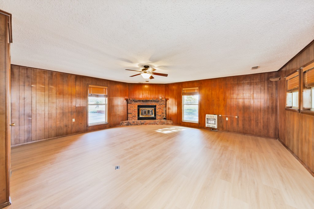 8752 Fm 1749 Sunset TX 76270