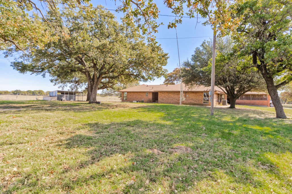8752 Fm 1749 Sunset TX 76270