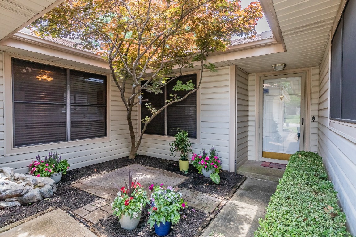208 Country Lane Euless TX 76039