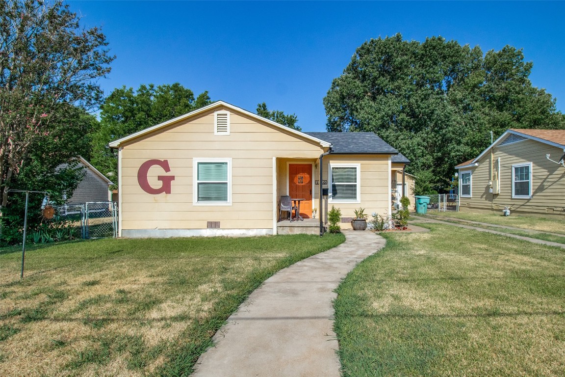 1210 S Maxey Street Sherman TX 75090
