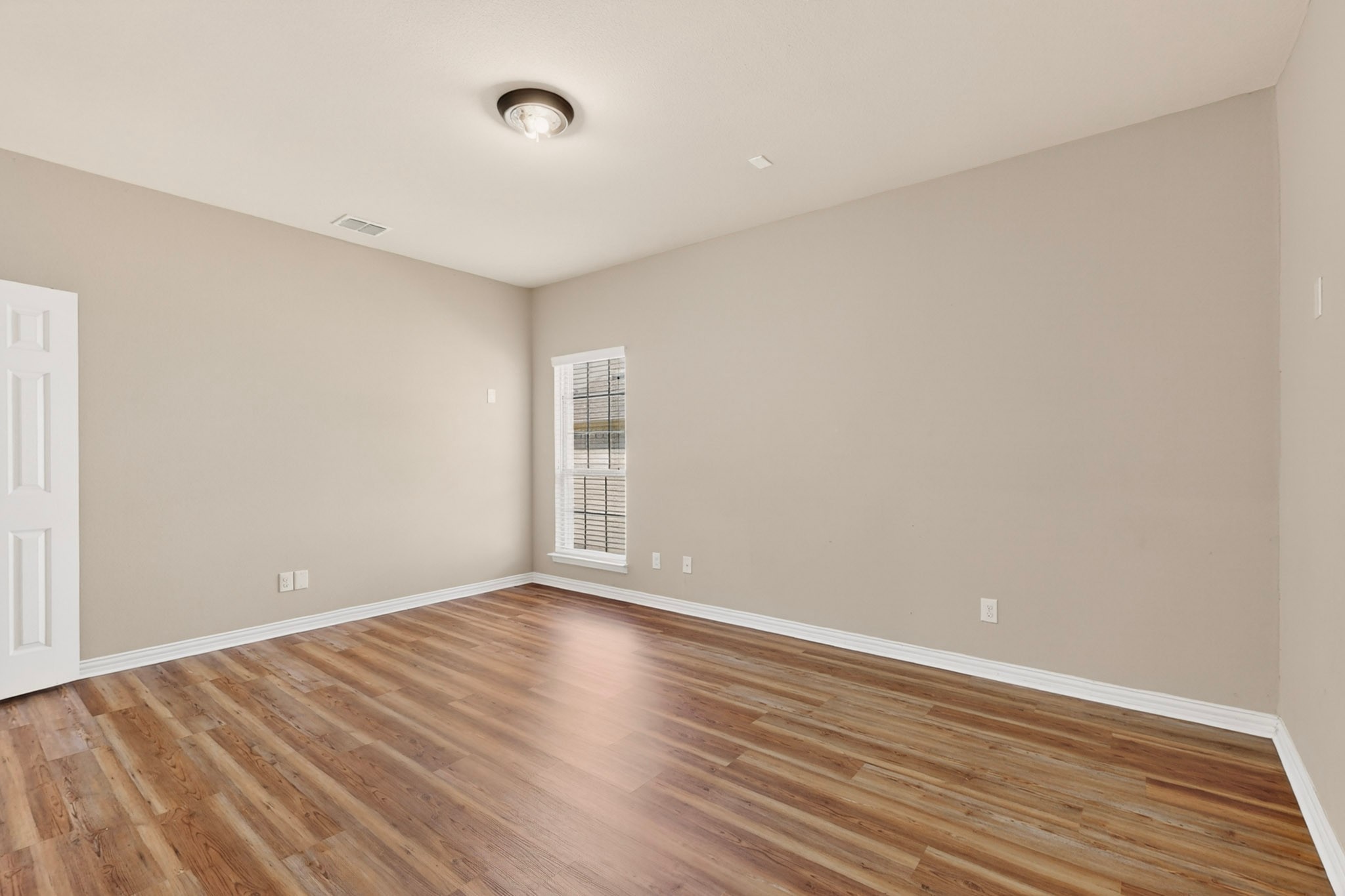 852 State Street Desoto TX 75115