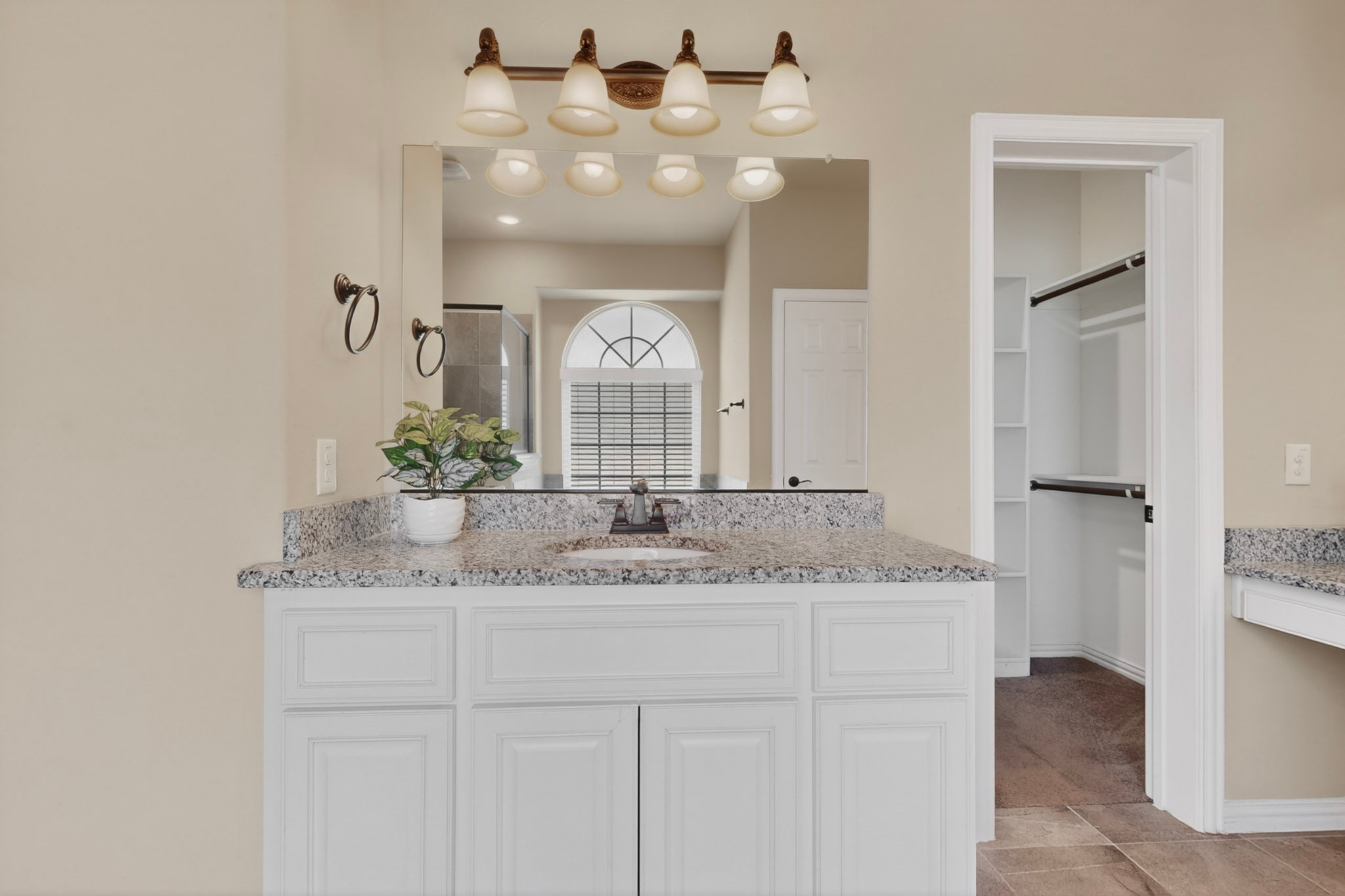 852 State Street Desoto TX 75115