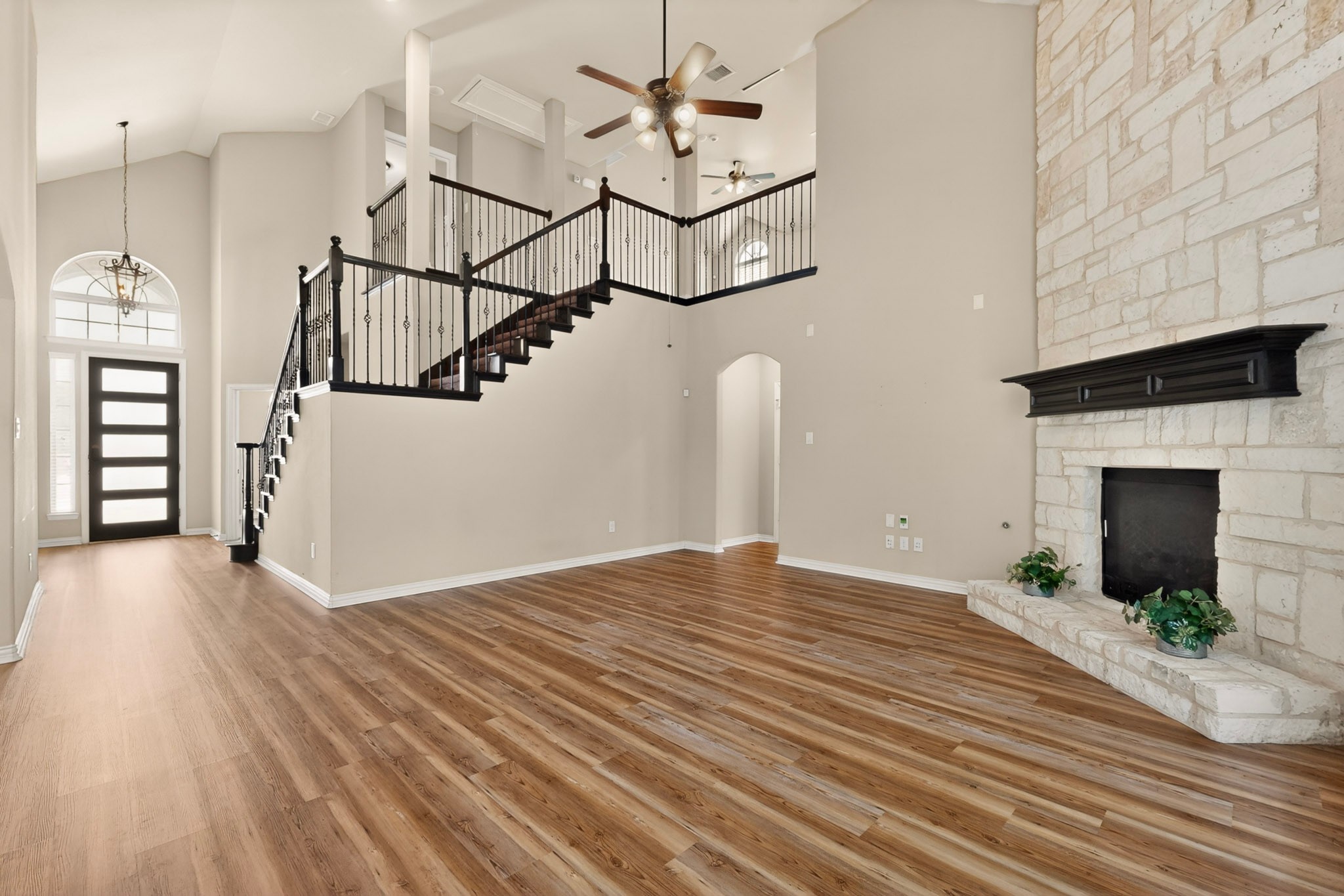 852 State Street Desoto TX 75115