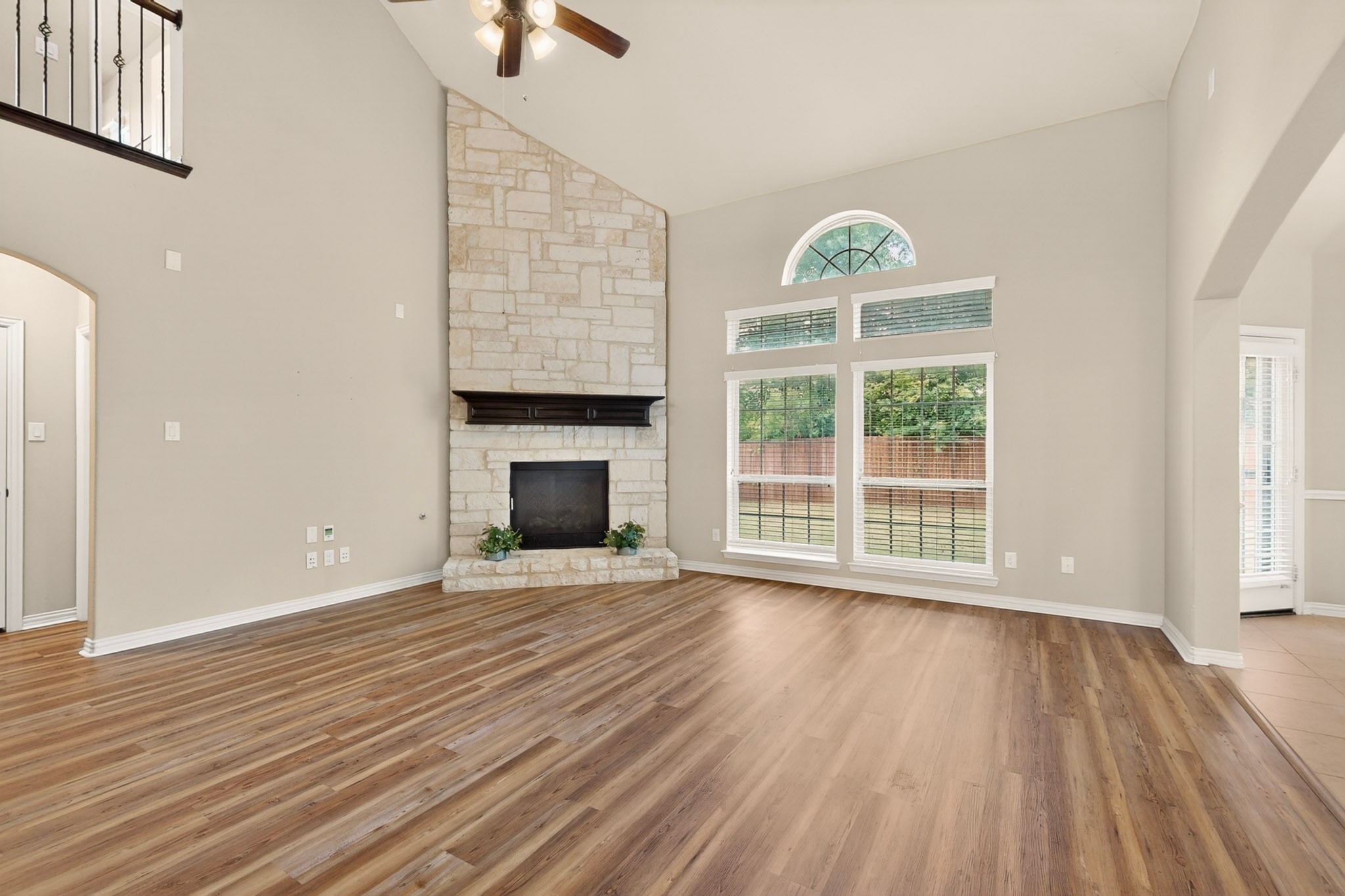 852 State Street Desoto TX 75115