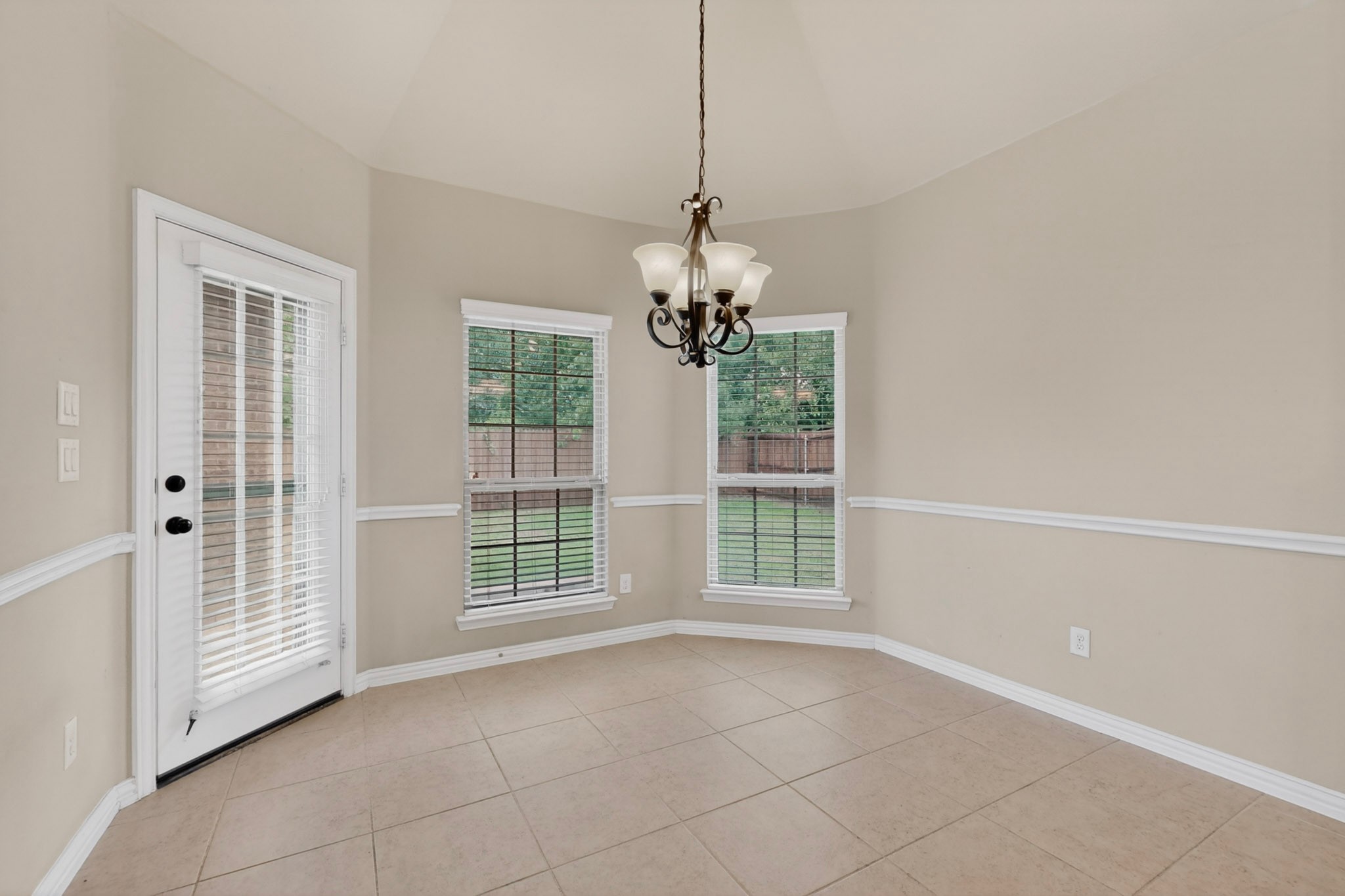 852 State Street Desoto TX 75115