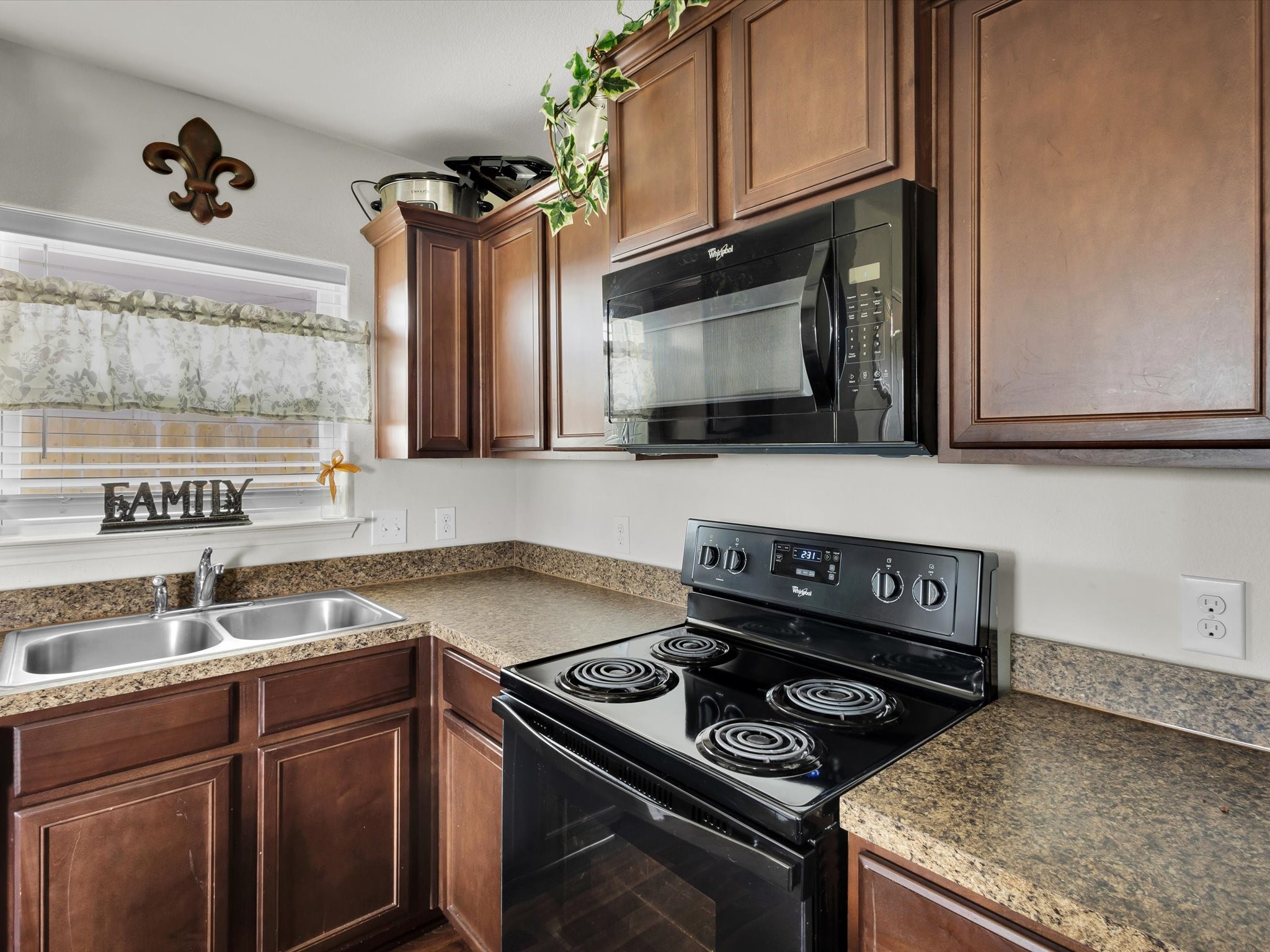 1808 Douglas Street Howe TX 75459