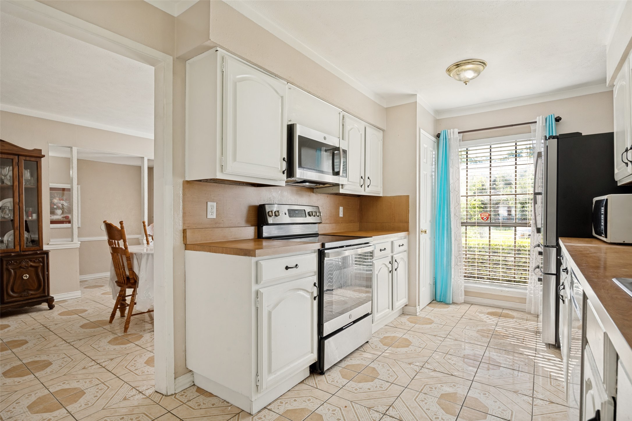 1429 Meandering Way Garland TX 75040