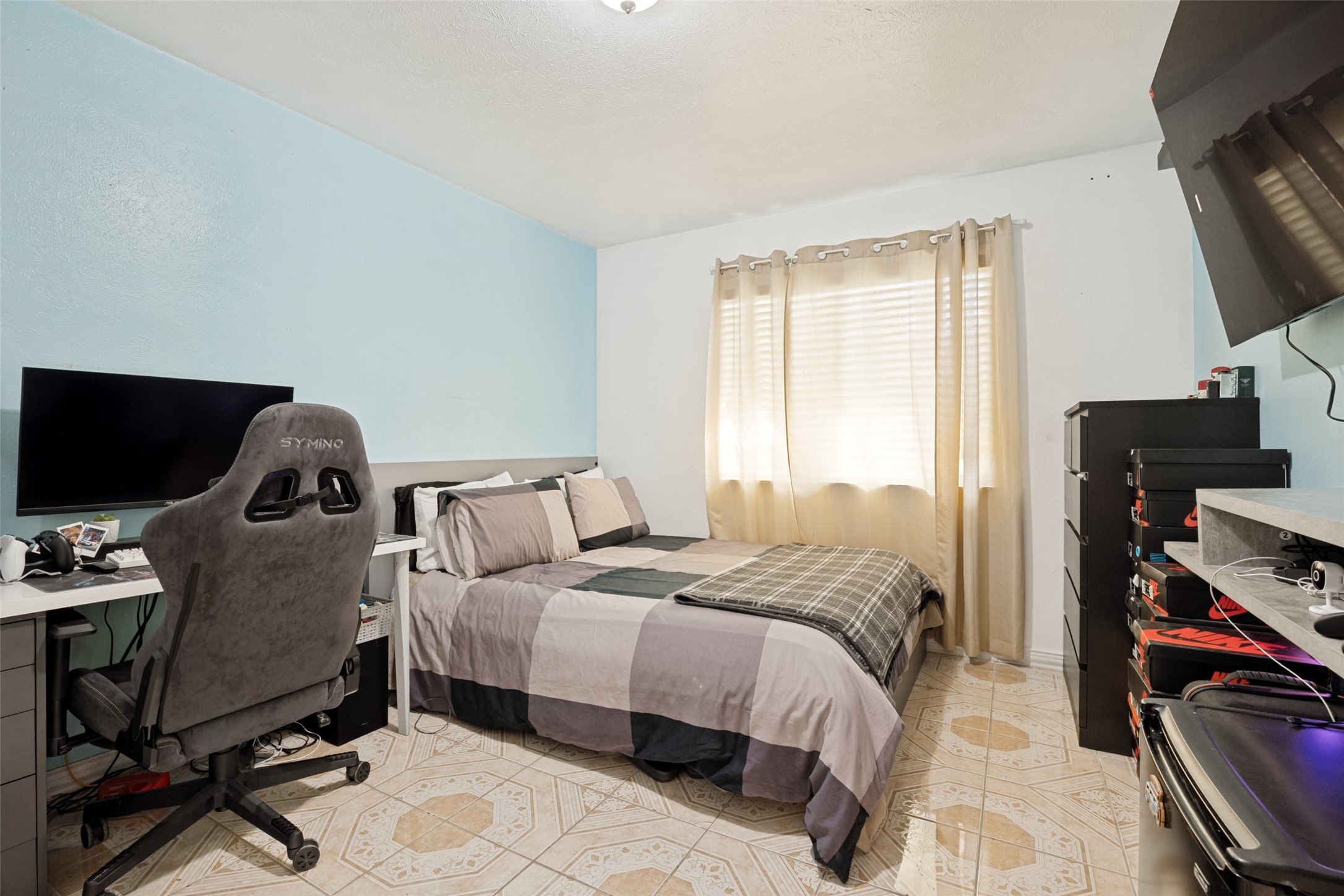 1429 Meandering Way Garland TX 75040