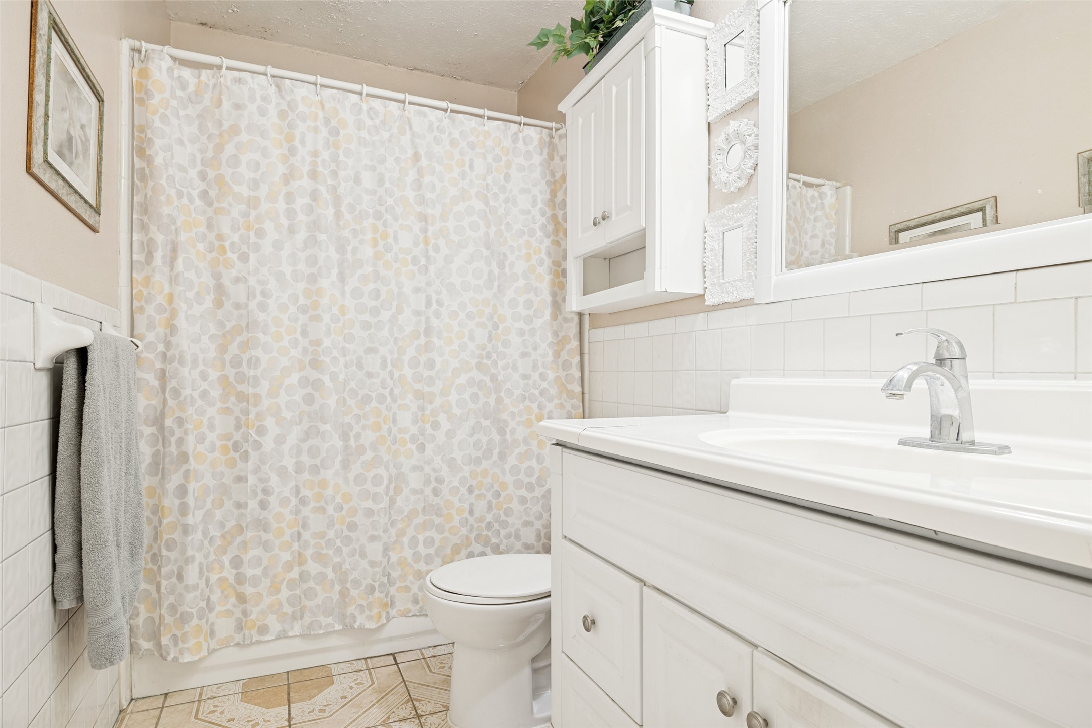 1429 Meandering Way Garland TX 75040