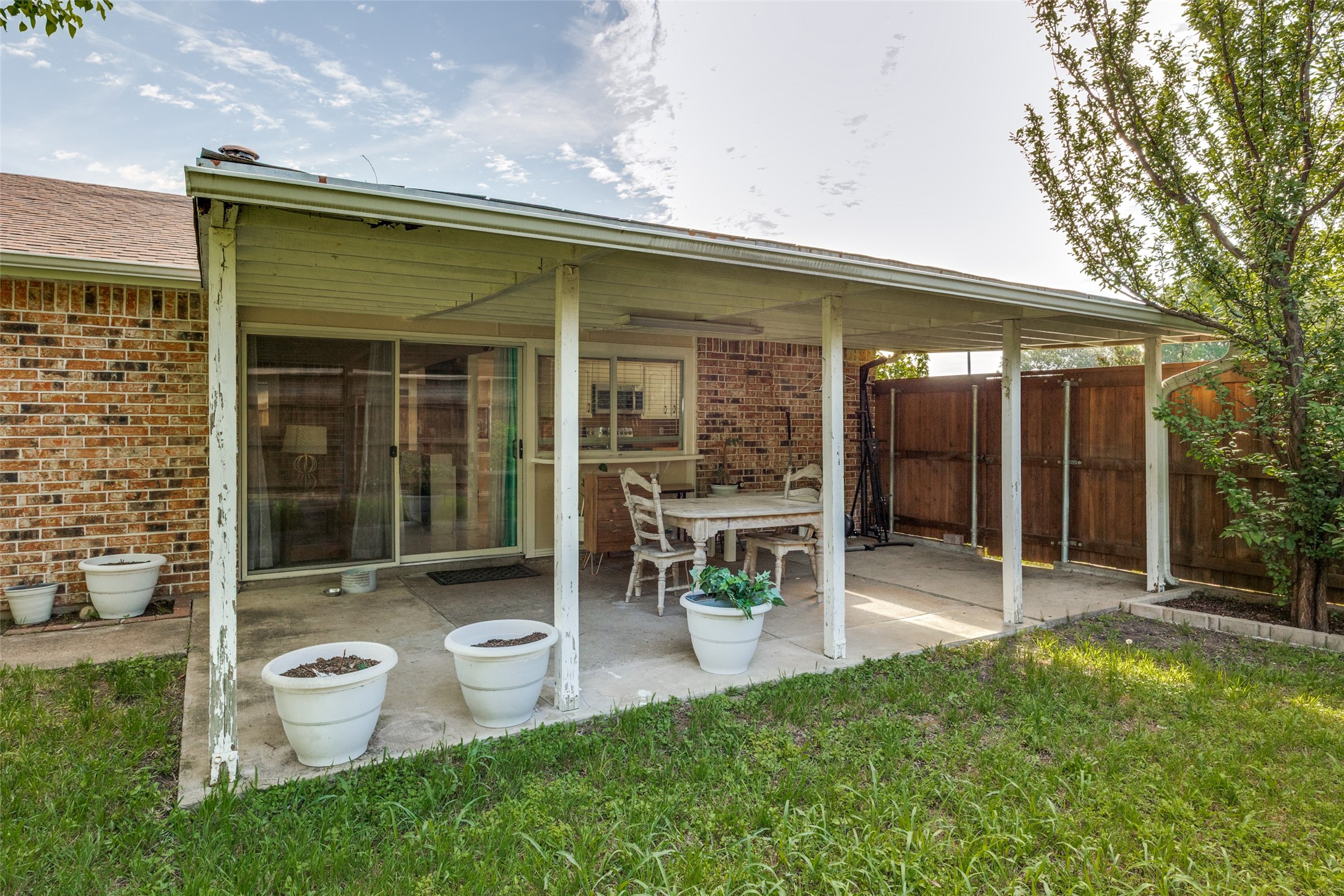1429 Meandering Way Garland TX 75040