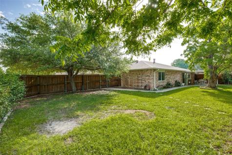 1429 Meandering Way Garland TX 75040