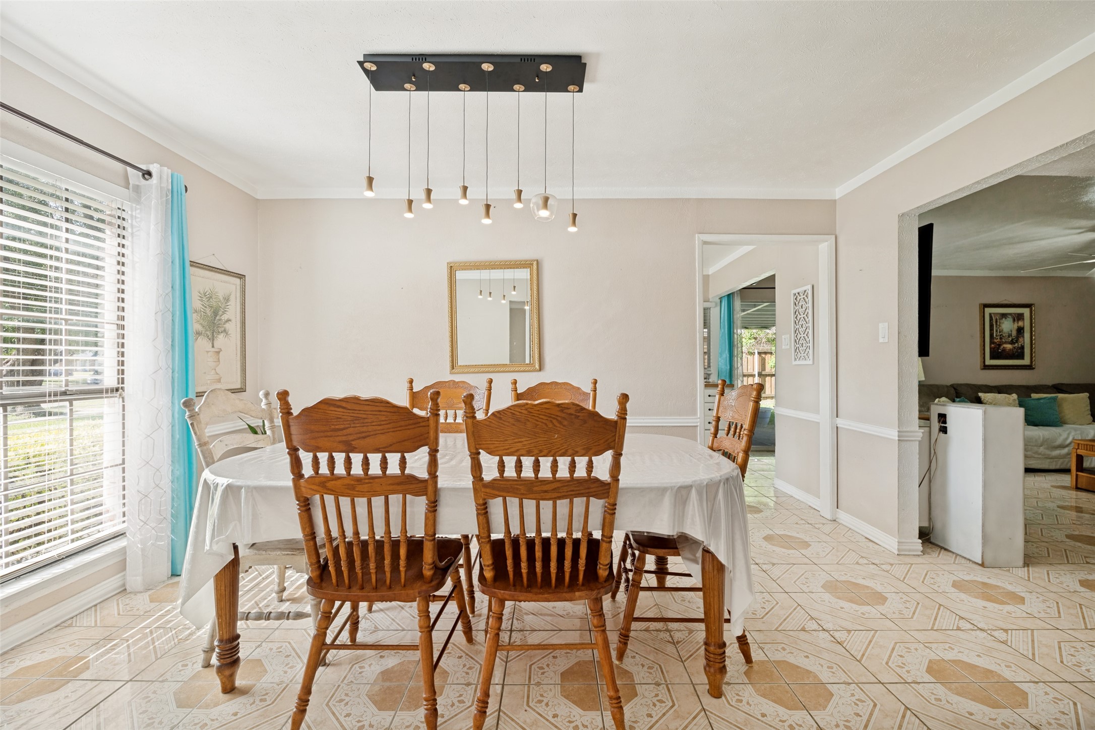 1429 Meandering Way Garland TX 75040