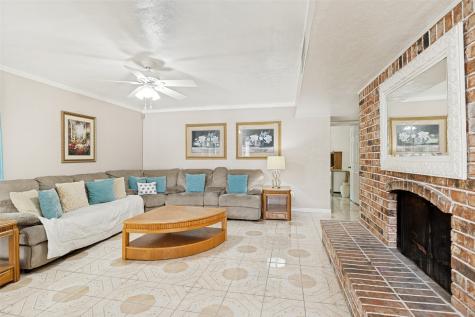 1429 Meandering Way Garland TX 75040
