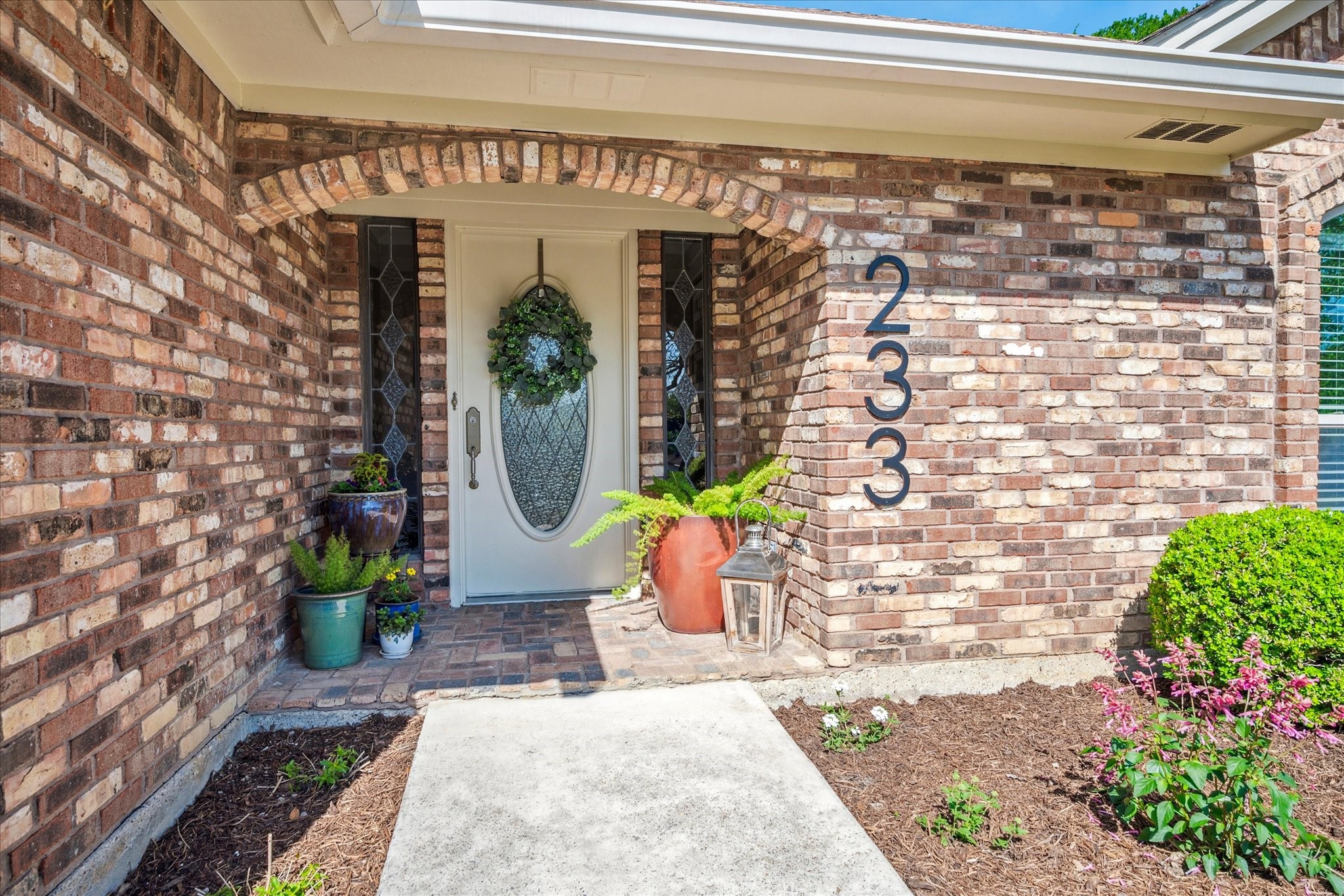 233 Bradford Drive Hurst TX 76053