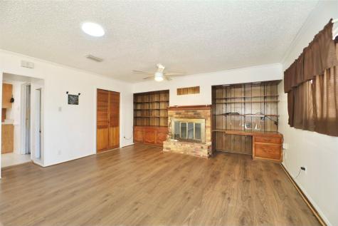1914 Del Oak Drive Mesquite TX 75149