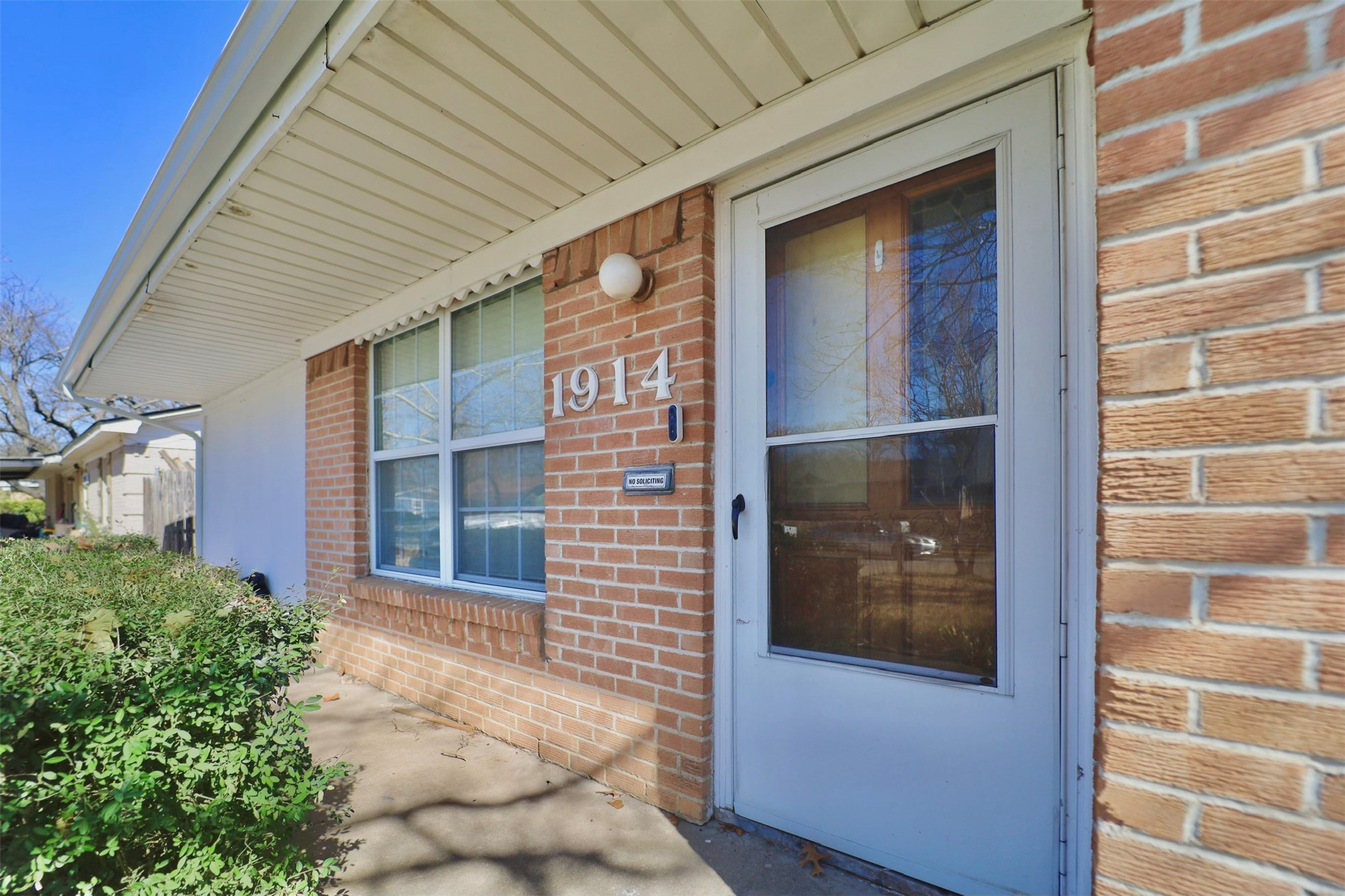 1914 Del Oak Drive Mesquite TX 75149