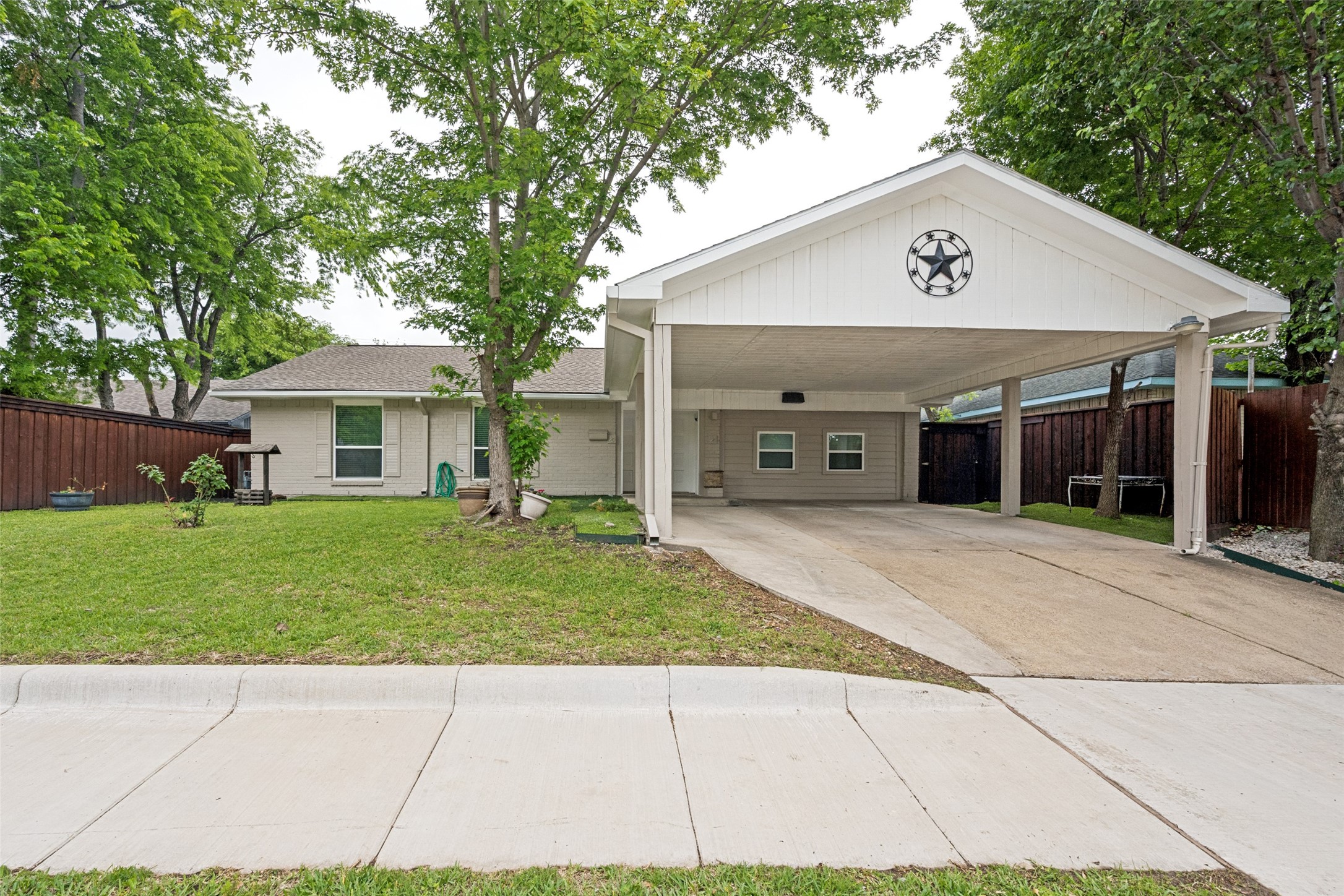 625 Kingston Drive Grand Prairie TX 75051