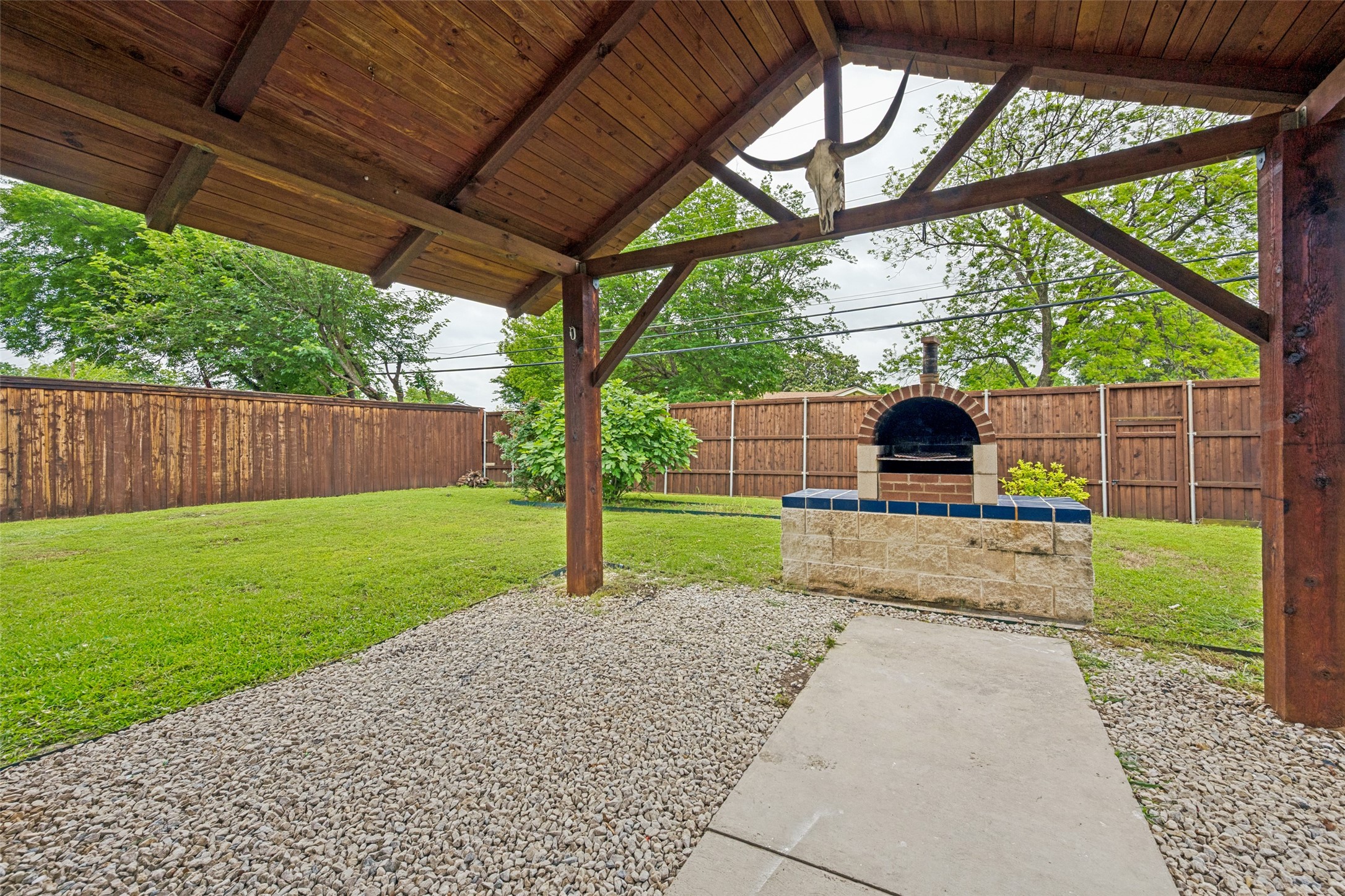625 Kingston Drive Grand Prairie TX 75051