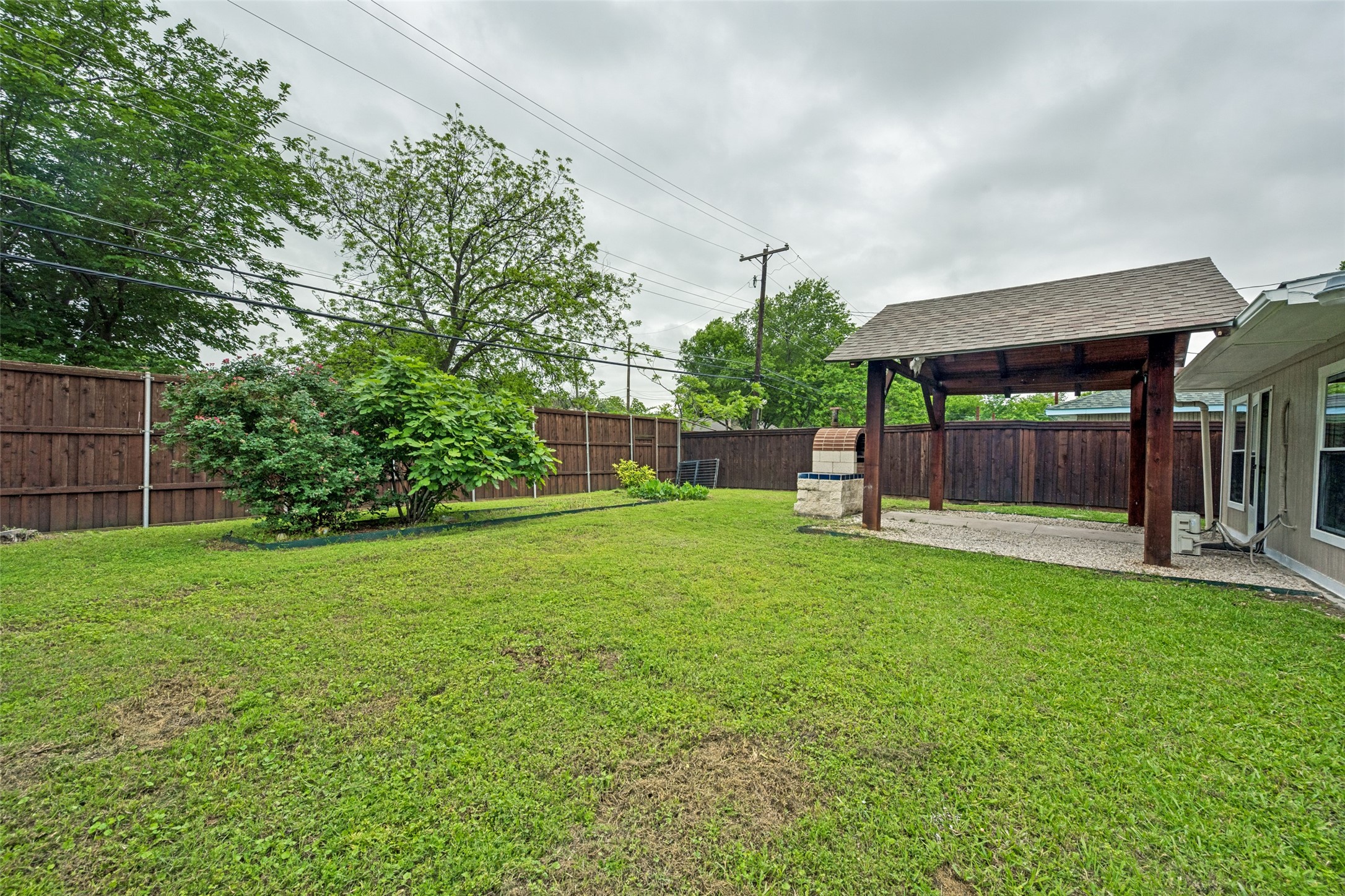 625 Kingston Drive Grand Prairie TX 75051
