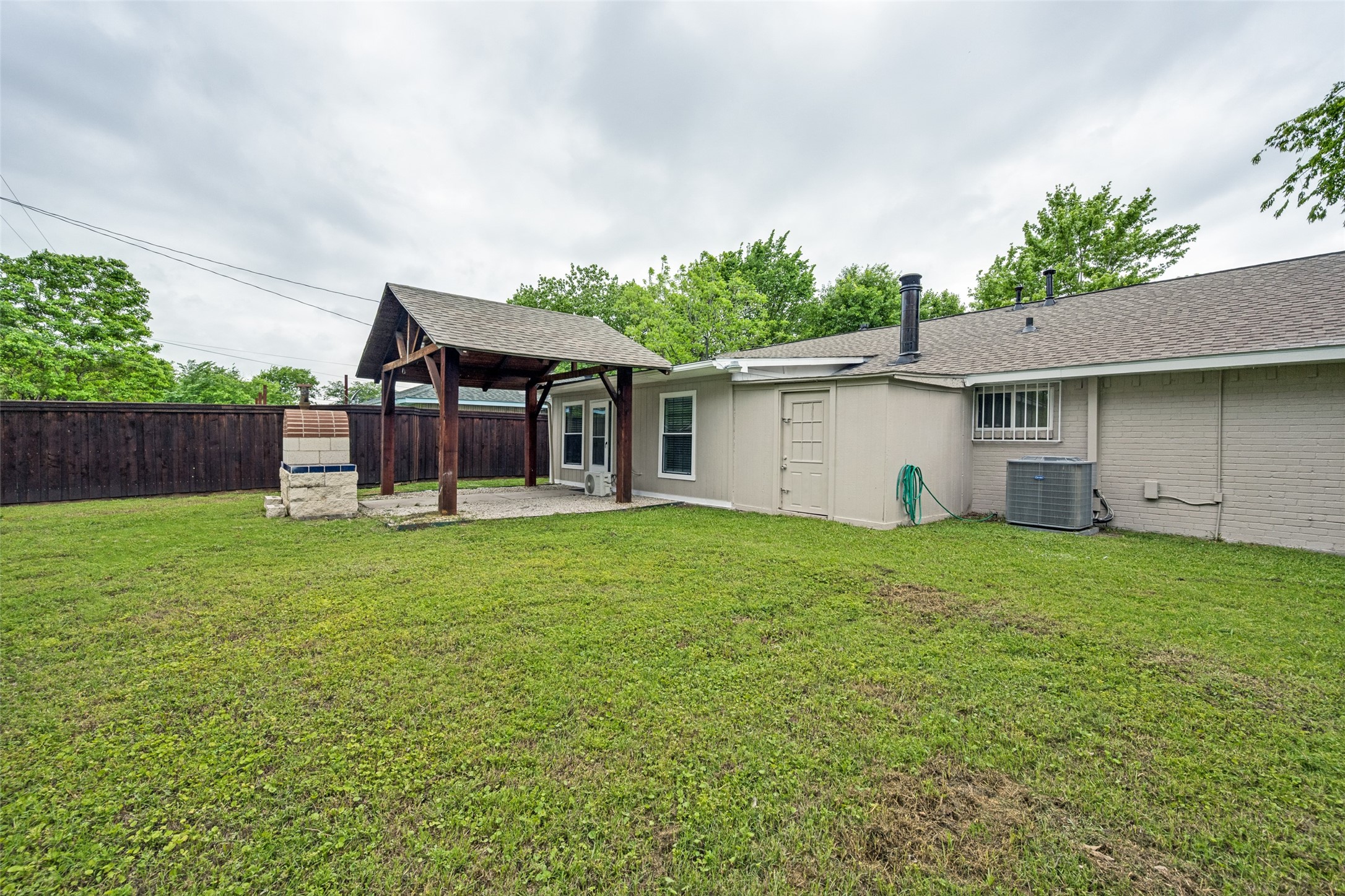 625 Kingston Drive Grand Prairie TX 75051