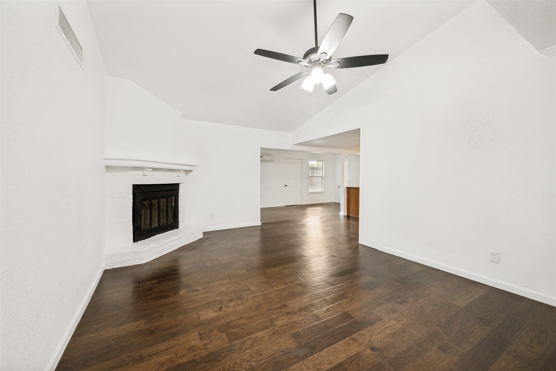 625 Kingston Drive Grand Prairie TX 75051