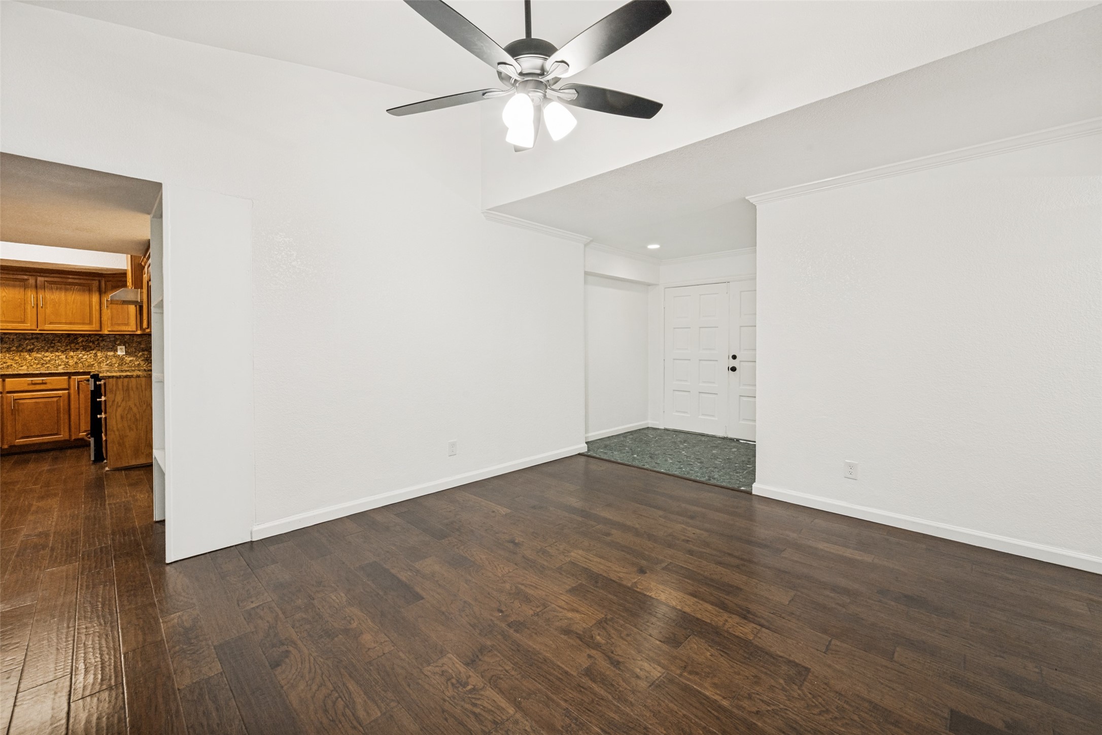 625 Kingston Drive Grand Prairie TX 75051