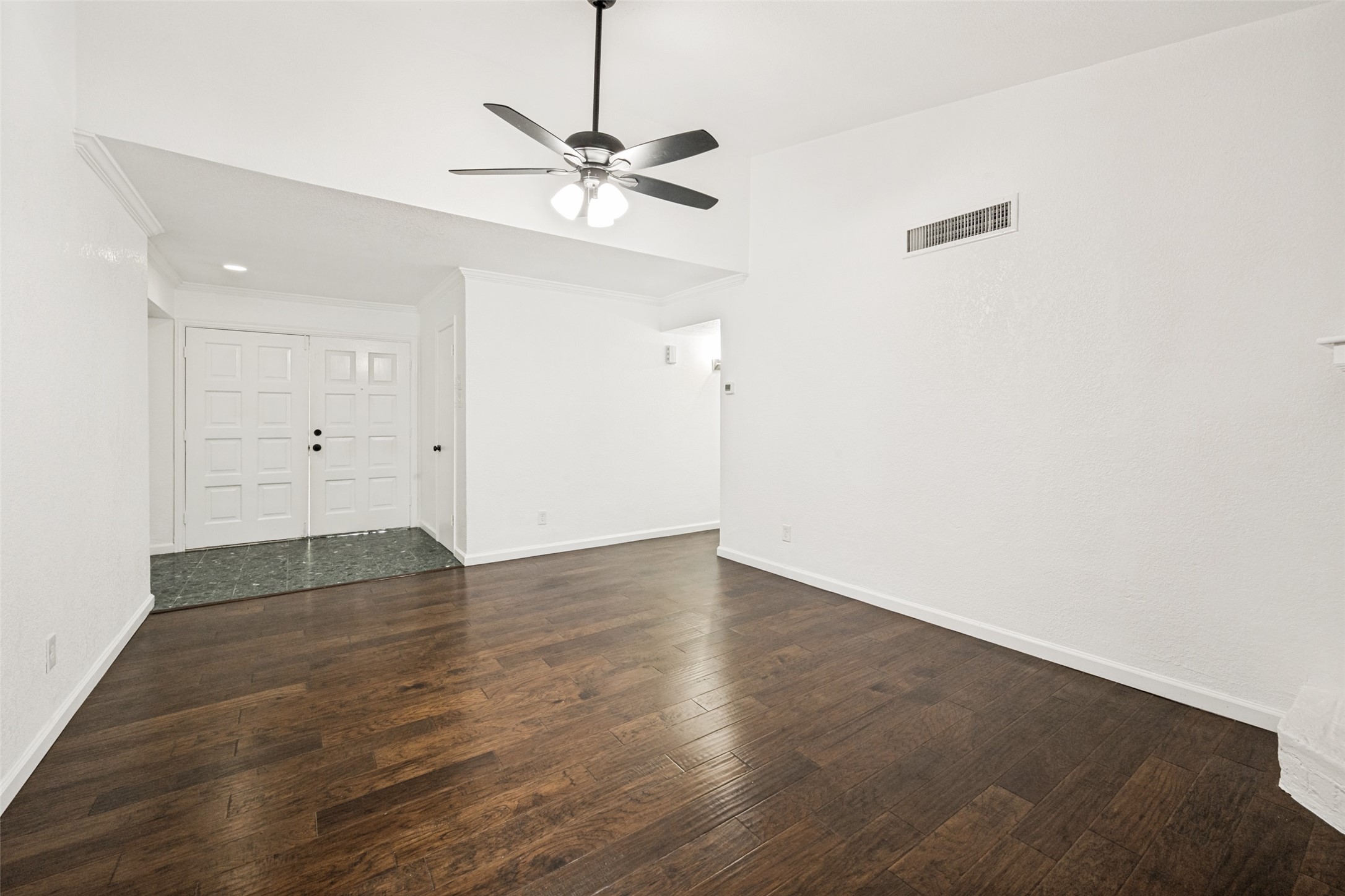 625 Kingston Drive Grand Prairie TX 75051