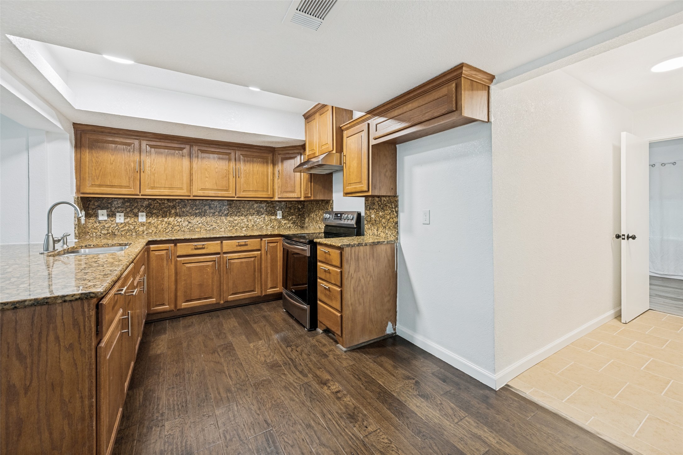 625 Kingston Drive Grand Prairie TX 75051